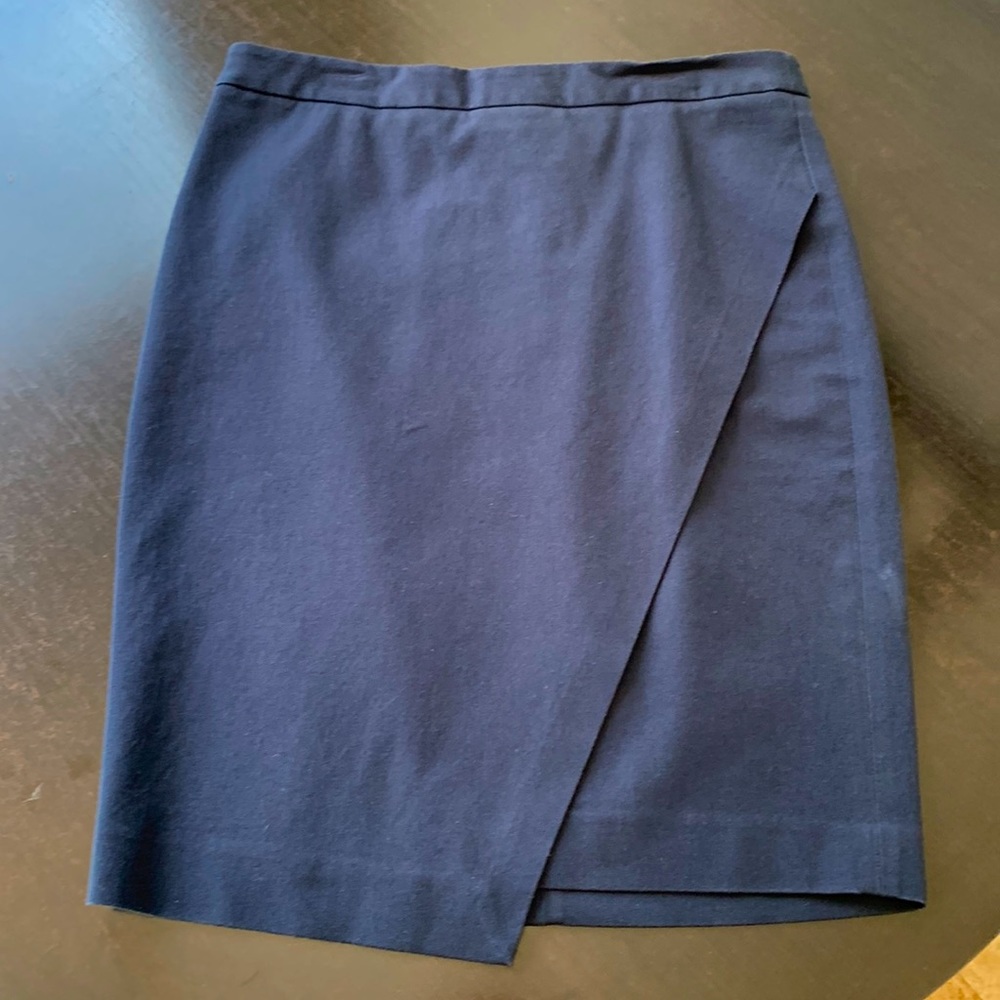 🔥FINAL SALE: Banana Republic navy blue asymmetric skirt